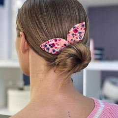 Aswewamt bun maker flower detail adds decorative flair to updos.