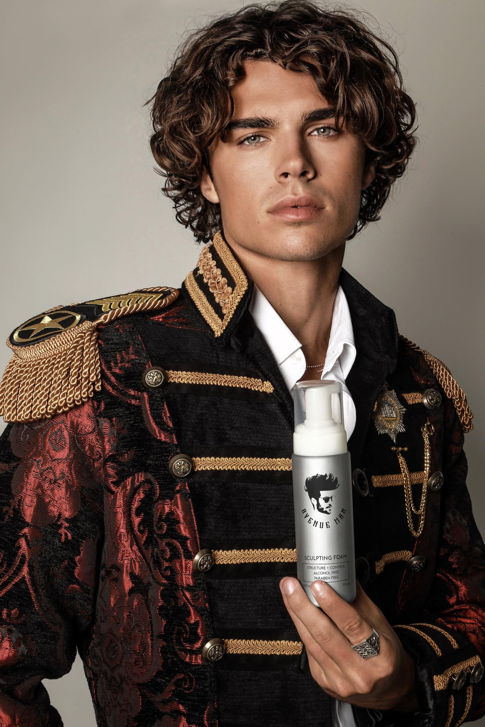 Avenue Man Mousse on hands demonstrates smooth application and no crunch.