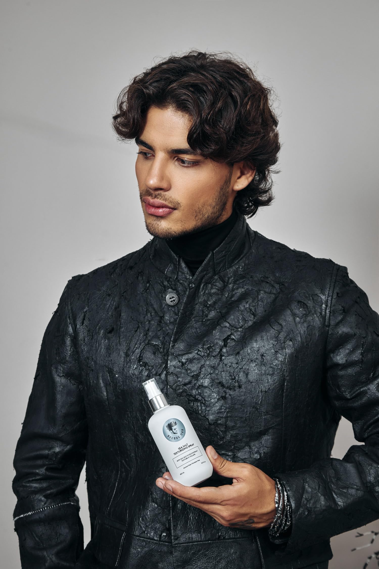 Avenue Man Sea Salt Spray demonstrates added volume on fine hair