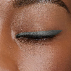 Delineador retráctil Avon Glimmerstick Saturn Grey para trazos precisos