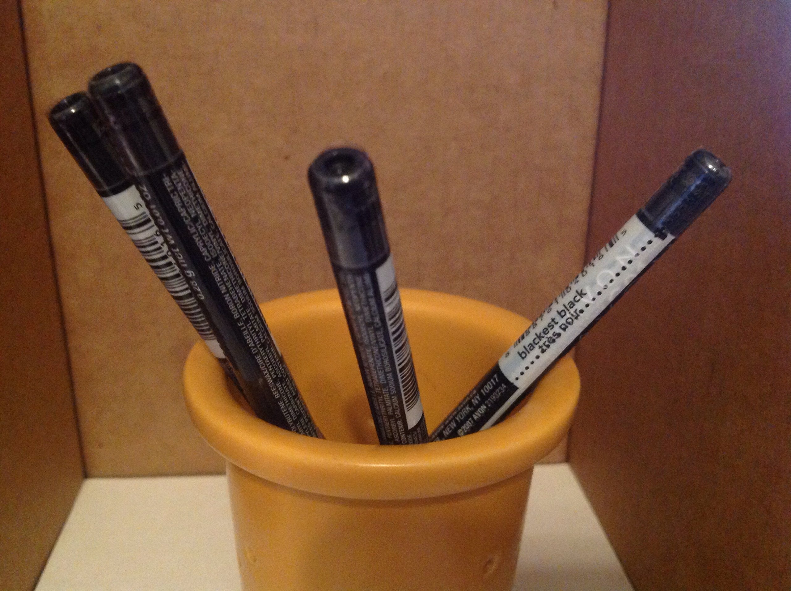 AVON Glimmersticks Eye Liner Blackest Black Cream swatch for precise, defined eyes