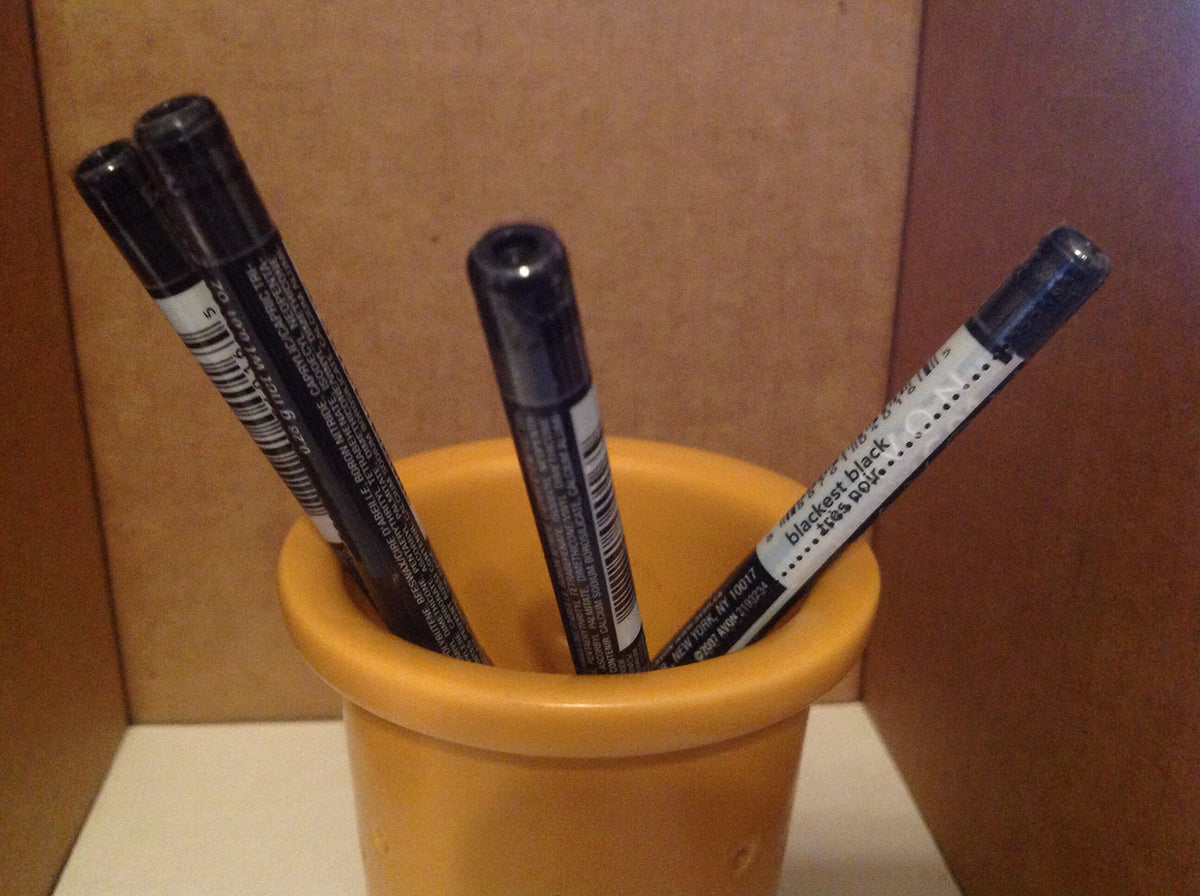 AVON Glimmersticks Eye Liner Blackest Black Cream swatch for precise, defined eyes