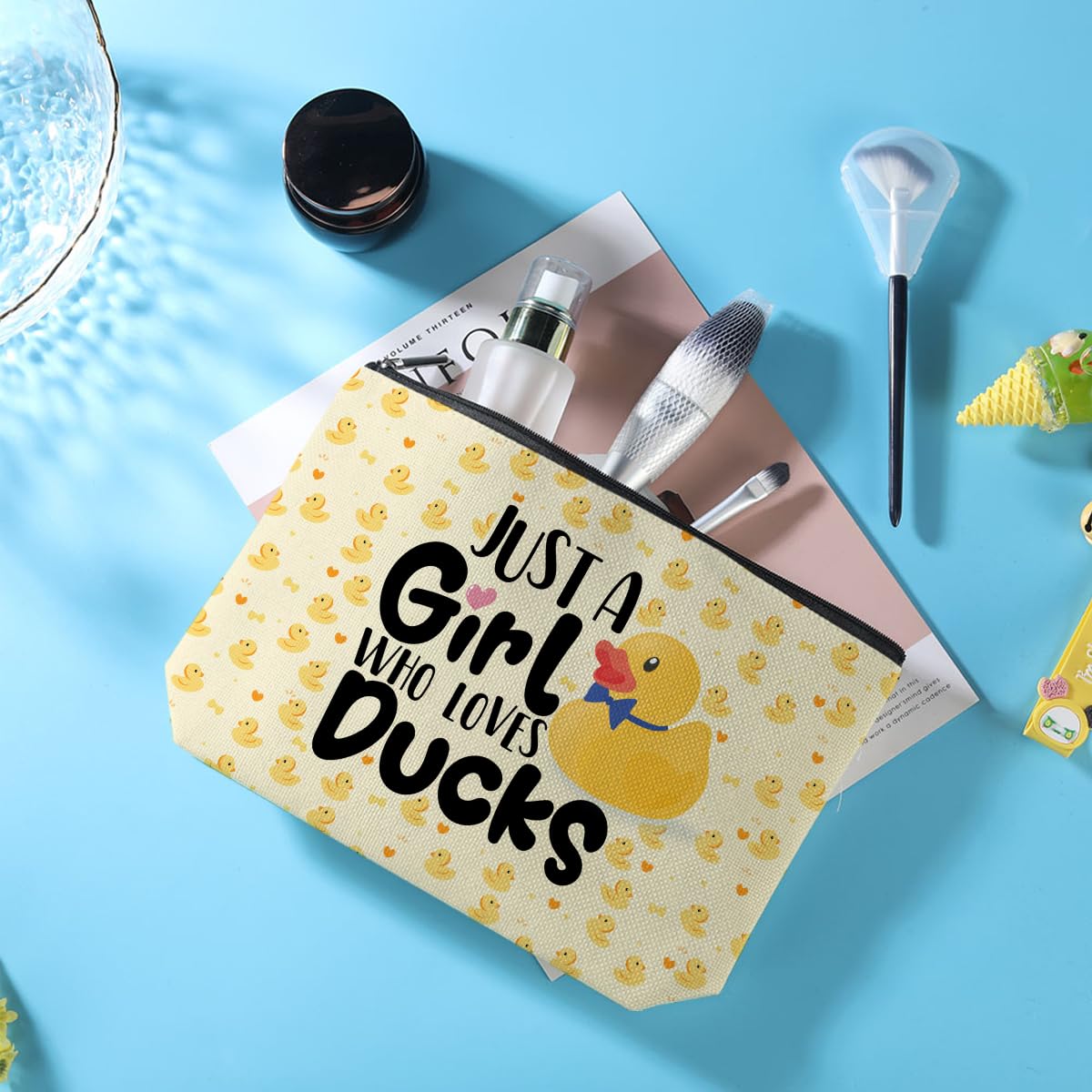 Azteoiz duck gift bag appeals to women, sisters, friends, and graduation celebrations.