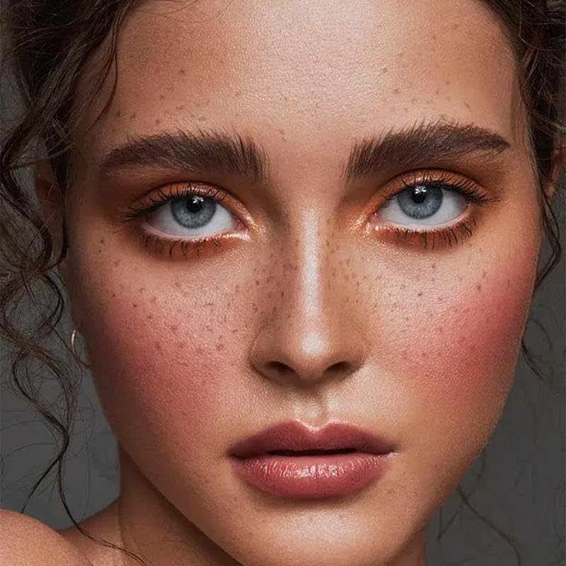 Baby Go Freckle Pen closer-look shows micro-dots for a realistic sun-kissed texture.