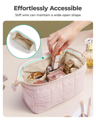 BAGSMART taslan fabric provides a soft, durable, luxurious feel.