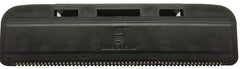 baKblade 1.0 easy-to-replace cartridge demonstrates sliding-in design for quick maintenance and continued comfort.