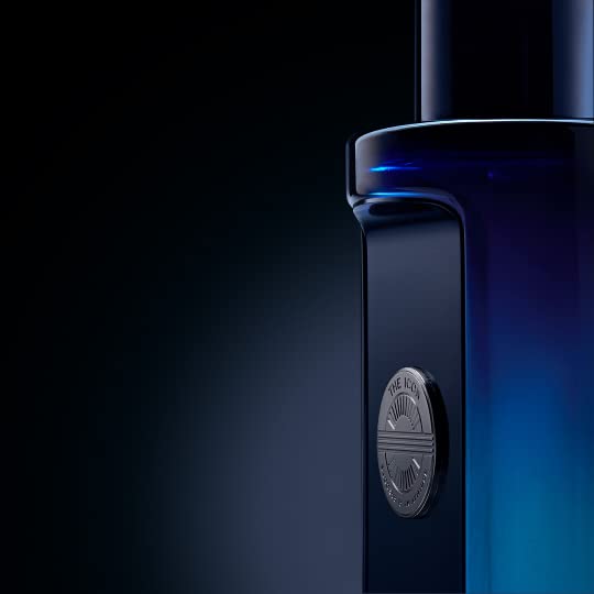 Banderas The Icon base-notes combine woods and amber for warm depth.