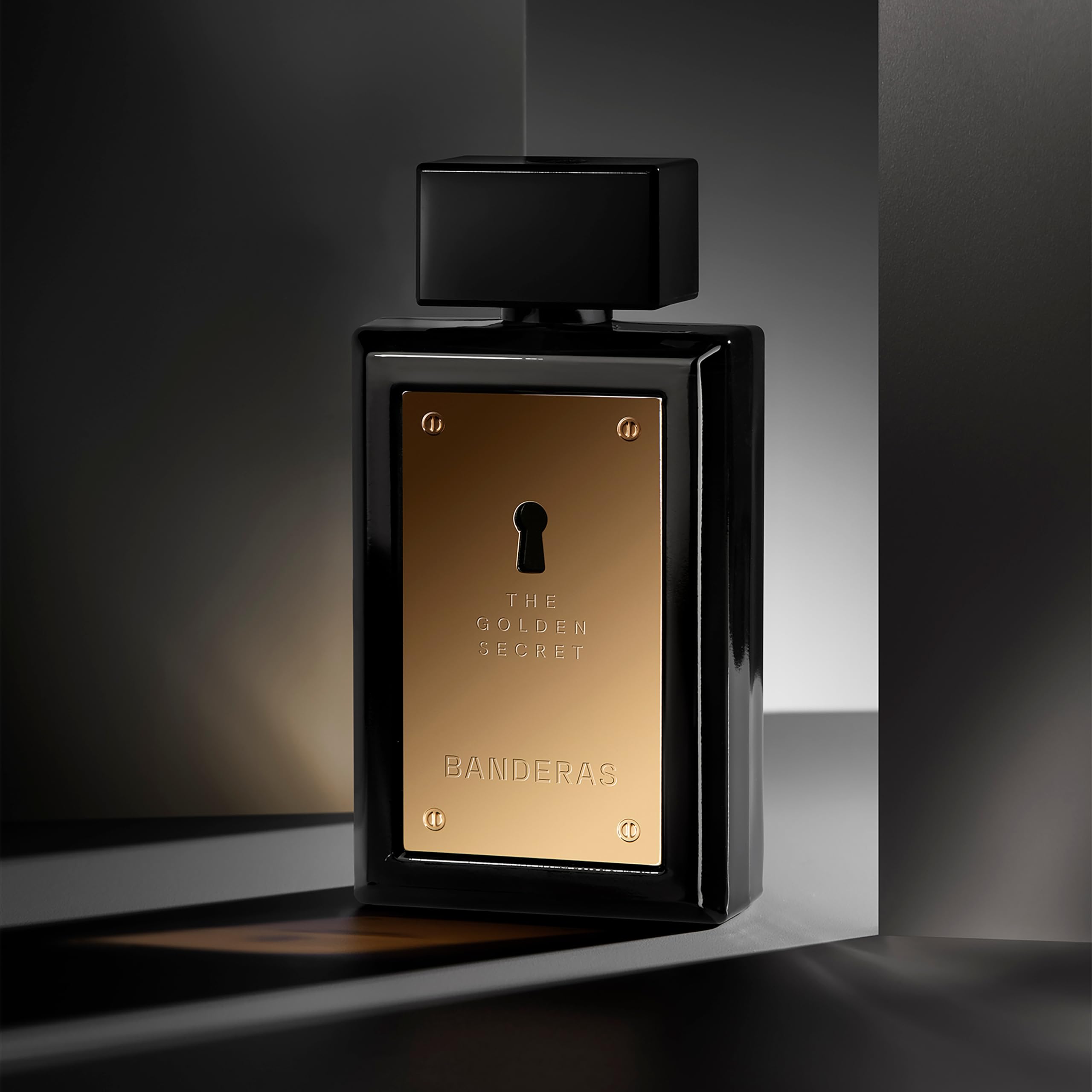 Banderas The Golden Secret luxury packaging highlights premium feel