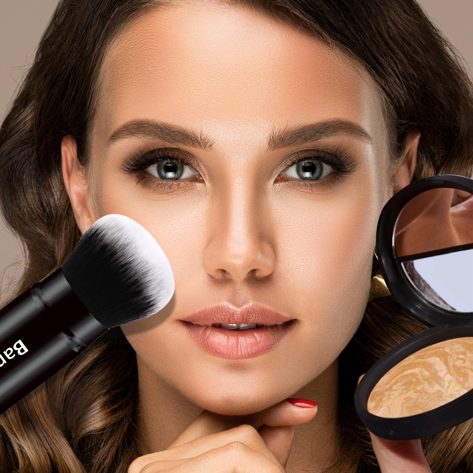 Banidy travel-friendly kabuki brush with cover keeps powder clean during trips