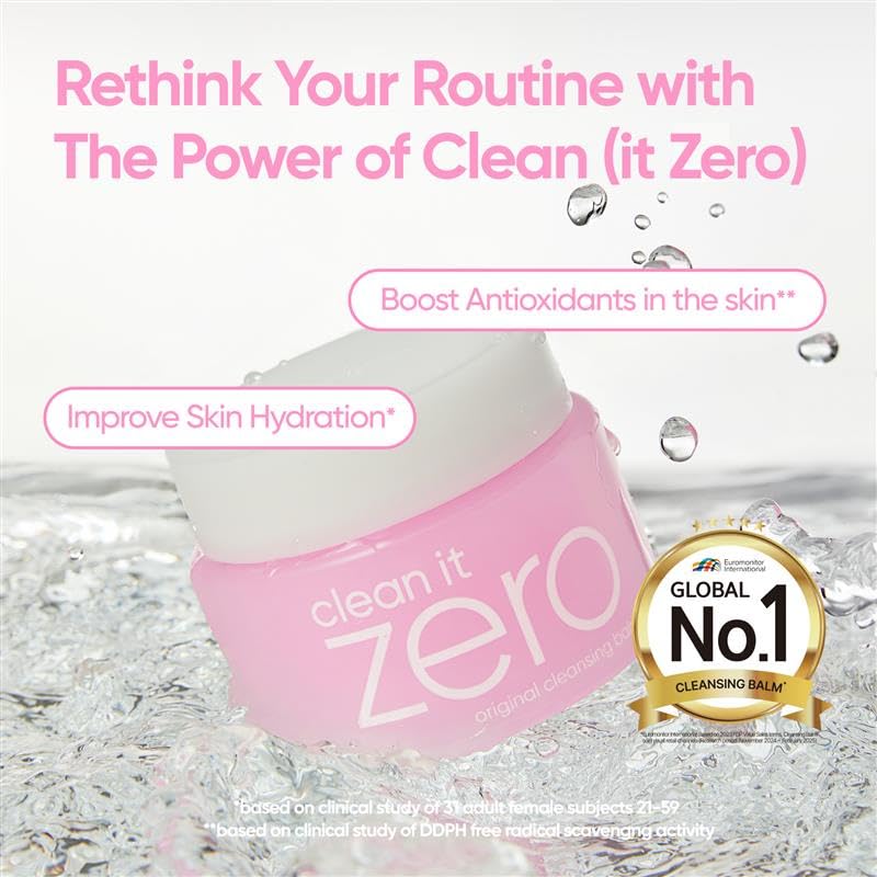 BANILA CO Clean It Zero Original balm-to-oil transition demonstrates easy makeup dissolution.