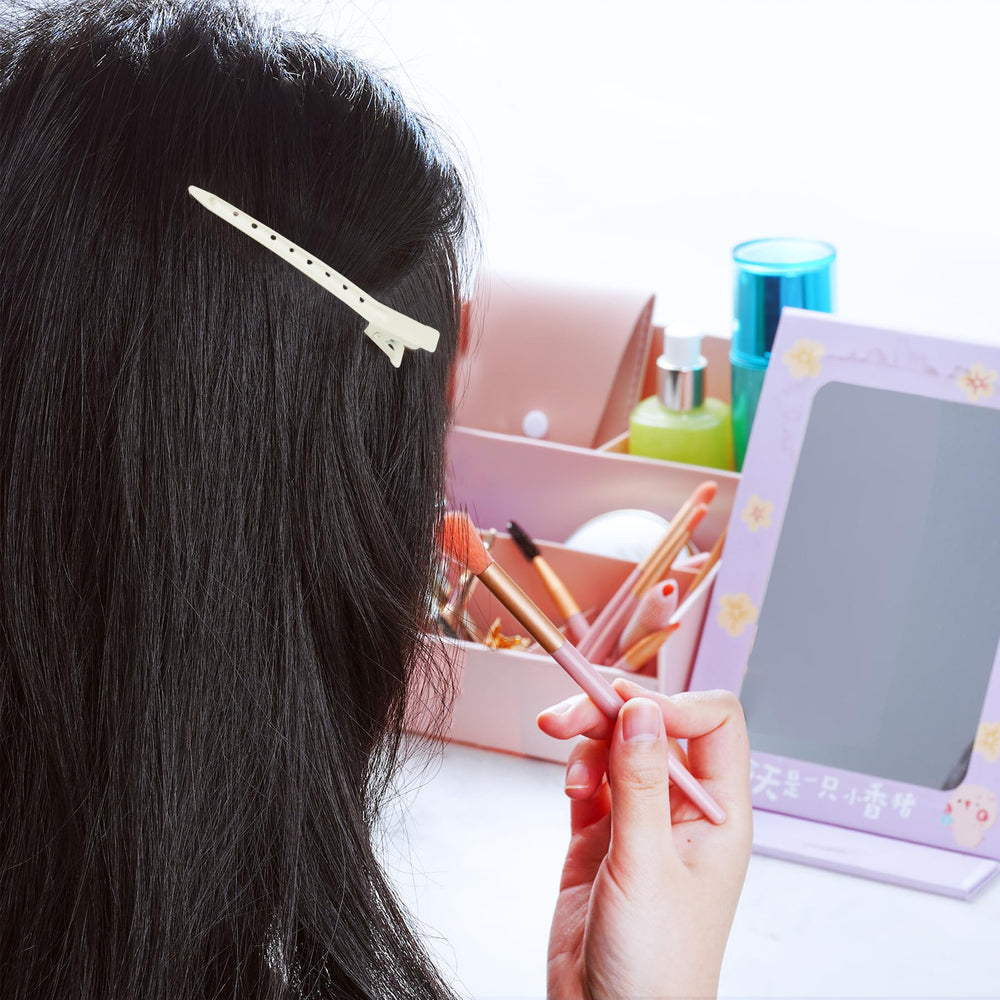 Bantoye clip ideal for sectioning and curling hair.