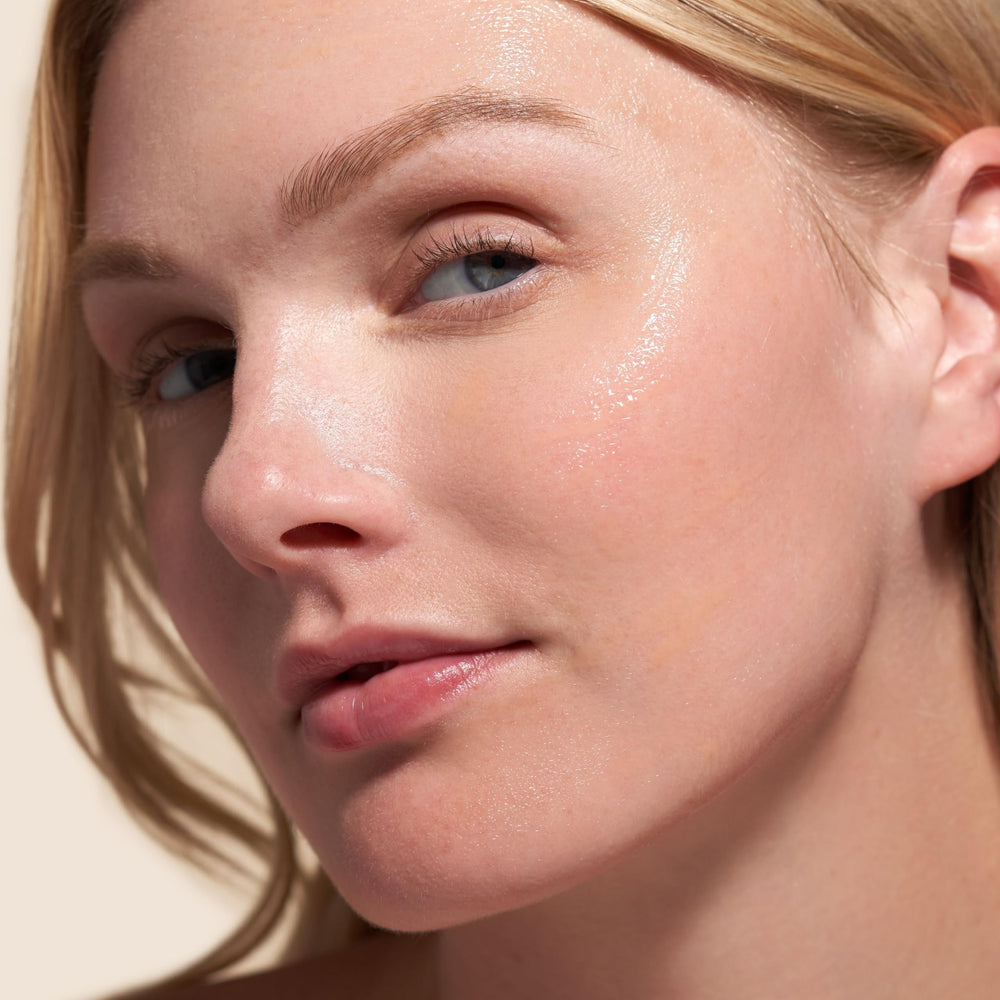 Barefaced outdoor usage setup implies all-day sun protection.