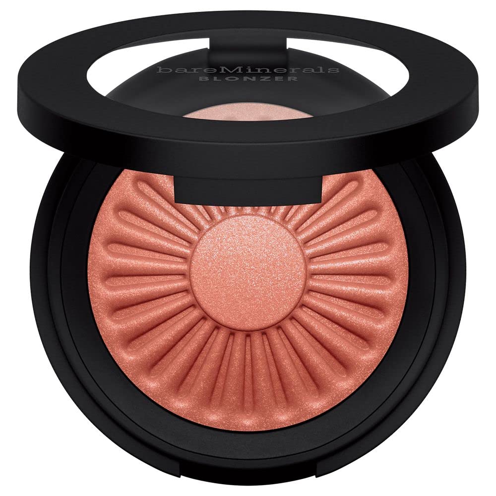 bareMinerals Gen Nude Blonzer Kiss of Copper compact close-up highlights silky buildable color for luminous cheeks.