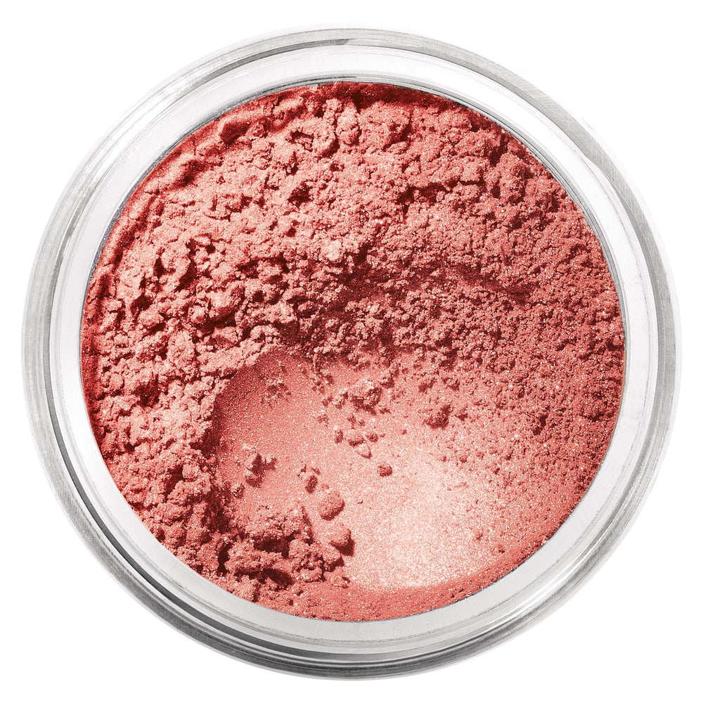 BareMinerals Loose Mineral Blush Vintage Peach swatch demonstrates buildable color for a natural flush.