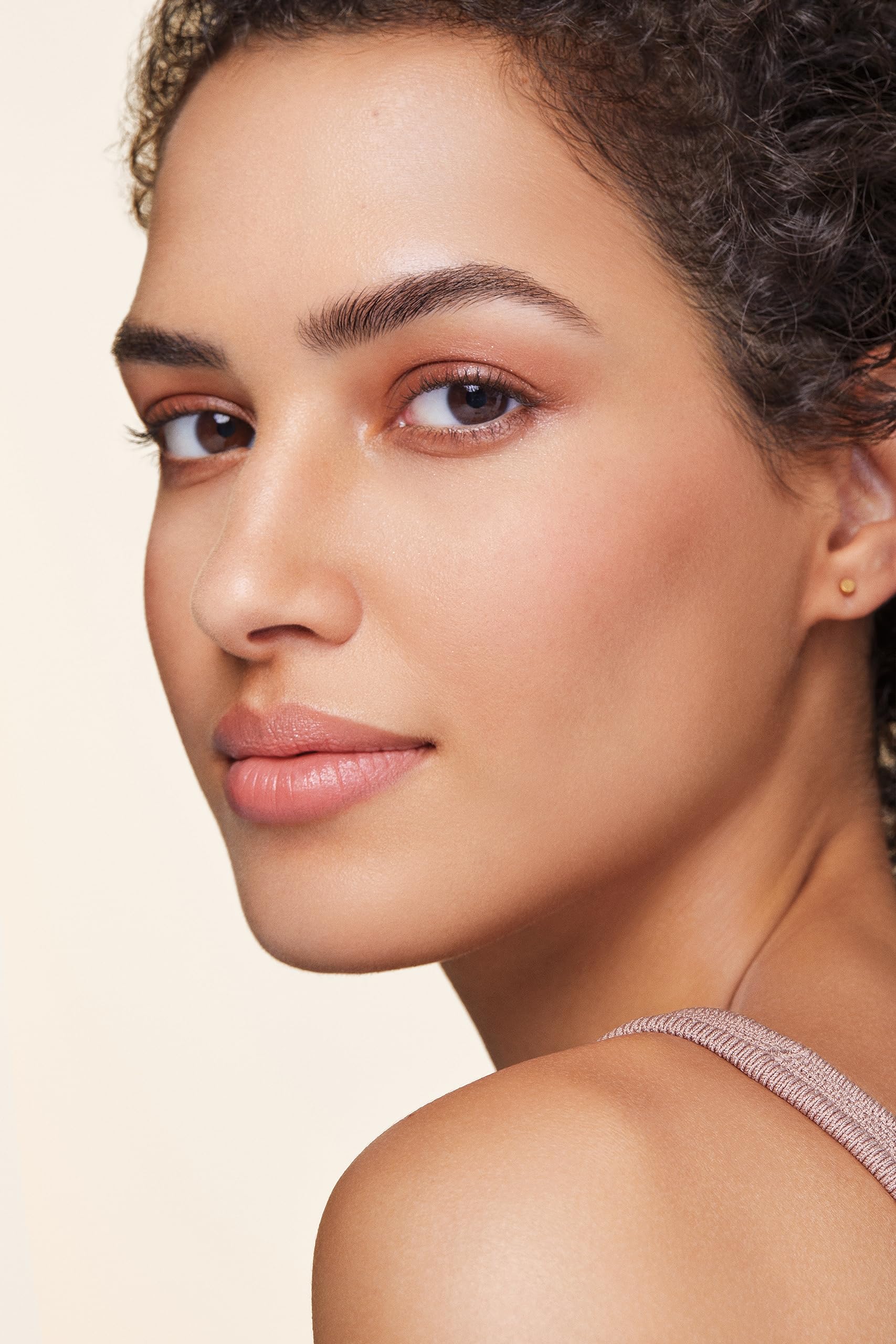 bareMinerals Mineralist Detailing Micro-Fill, cejas naturales definidas gracias a trazos precisos.