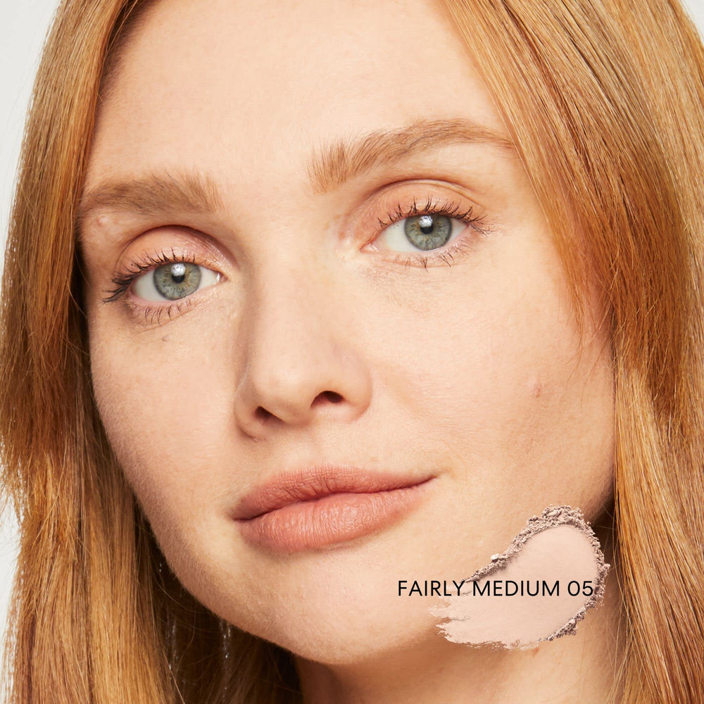 bareMinerals Original Loose Powder Foundation SPF 15 compact-open highlights breathable, talc-free mineral formula.