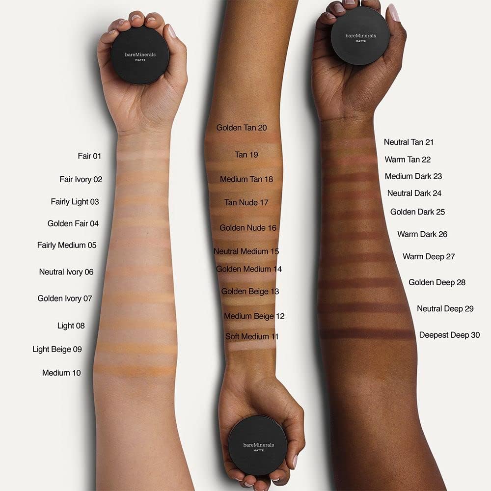 bareMinerals Original Loose Powder Foundation SPF 15 luminous finish on skin.