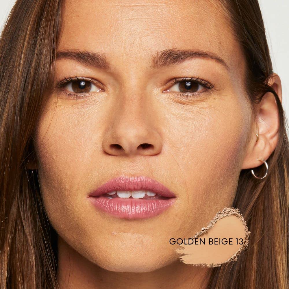 bareMinerals Original Matte Loose Foundation application with brush demonstrates easy, breathable wear.