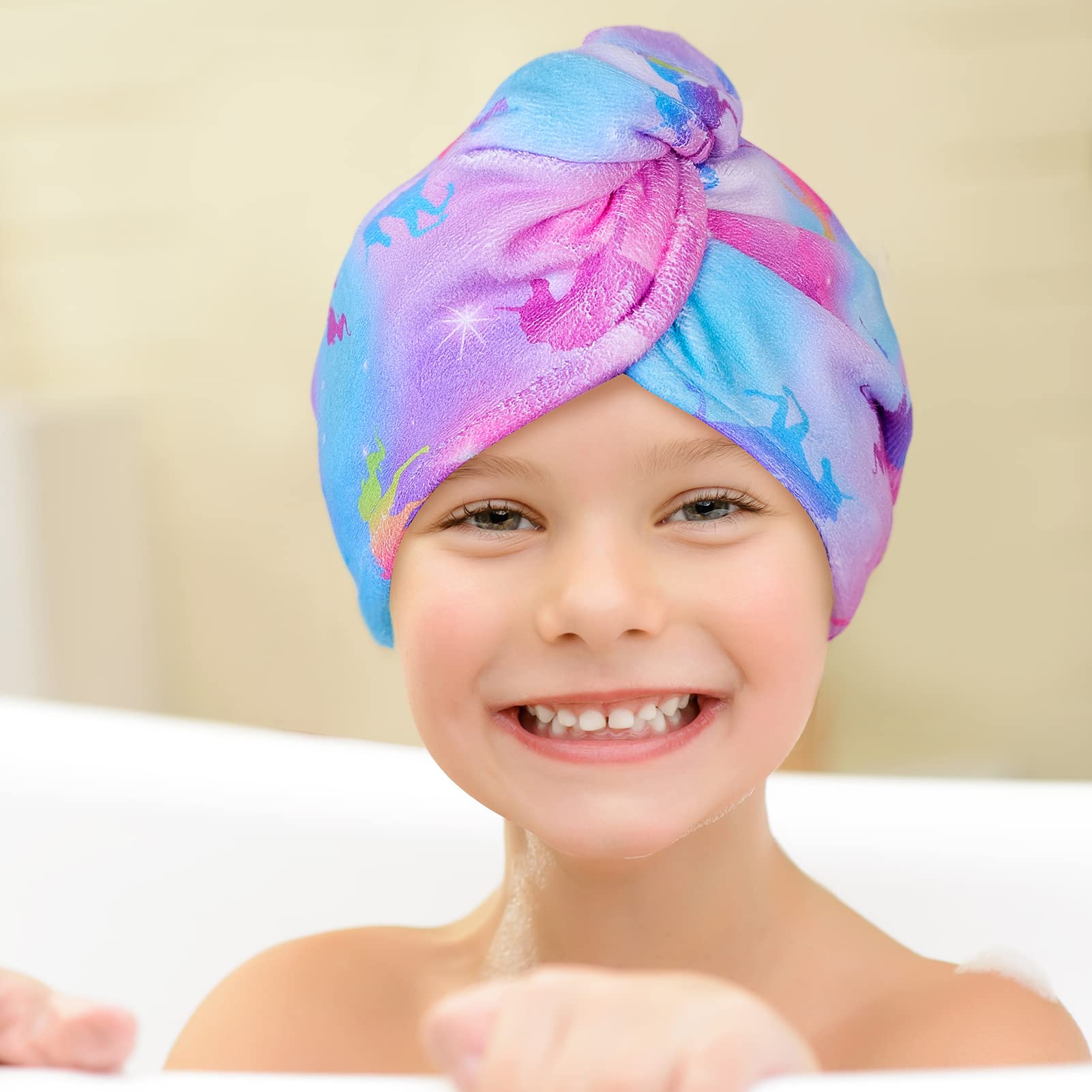 Basumee fast-drying microfiber absorbs moisture to speed hair drying.