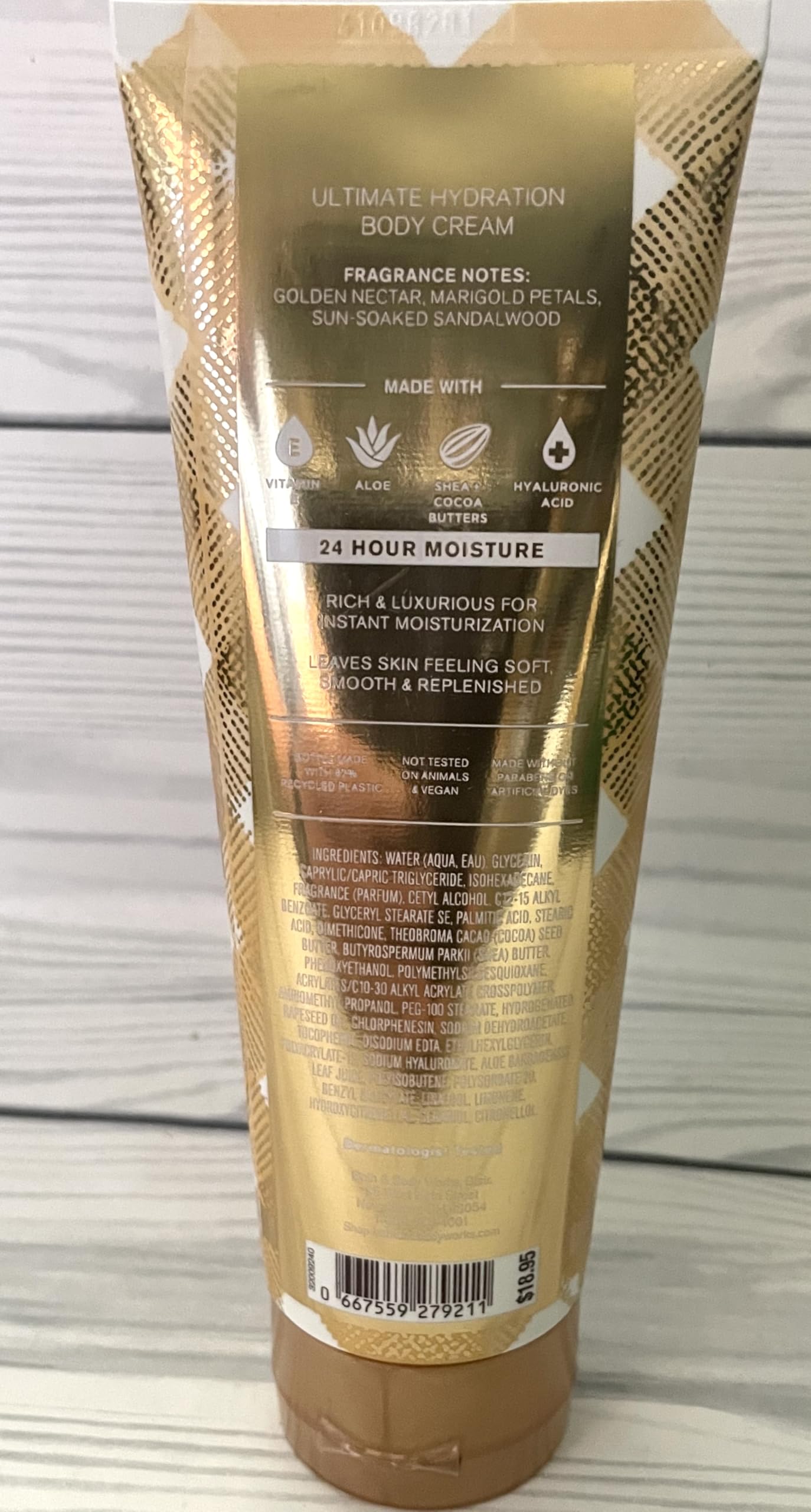 Bath & Body Works Gingham Glow notes close-up showcases golden nectar and marigold for uplifting vibes