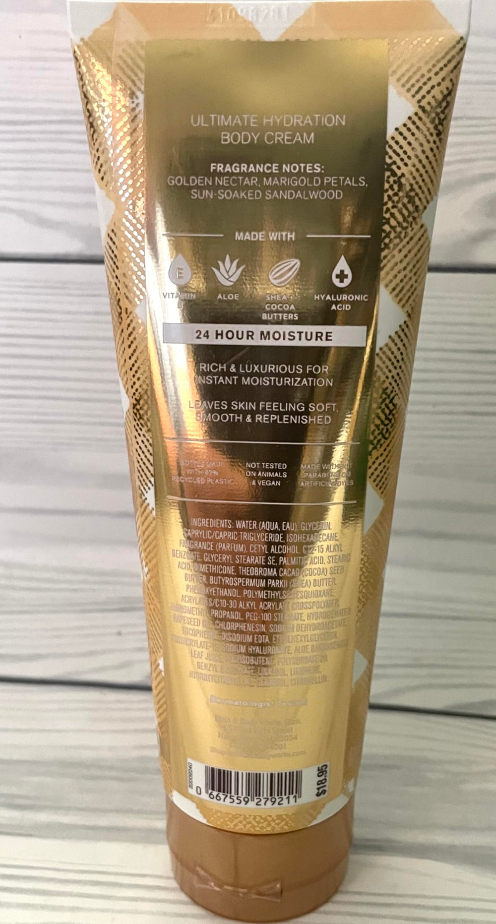 Bath & Body Works Gingham Glow notes close-up showcases golden nectar and marigold for uplifting vibes
