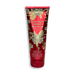 Bath & Body Works Japanese Cherry Blossom ultimate hydration label close-up highlights lasting moisture.