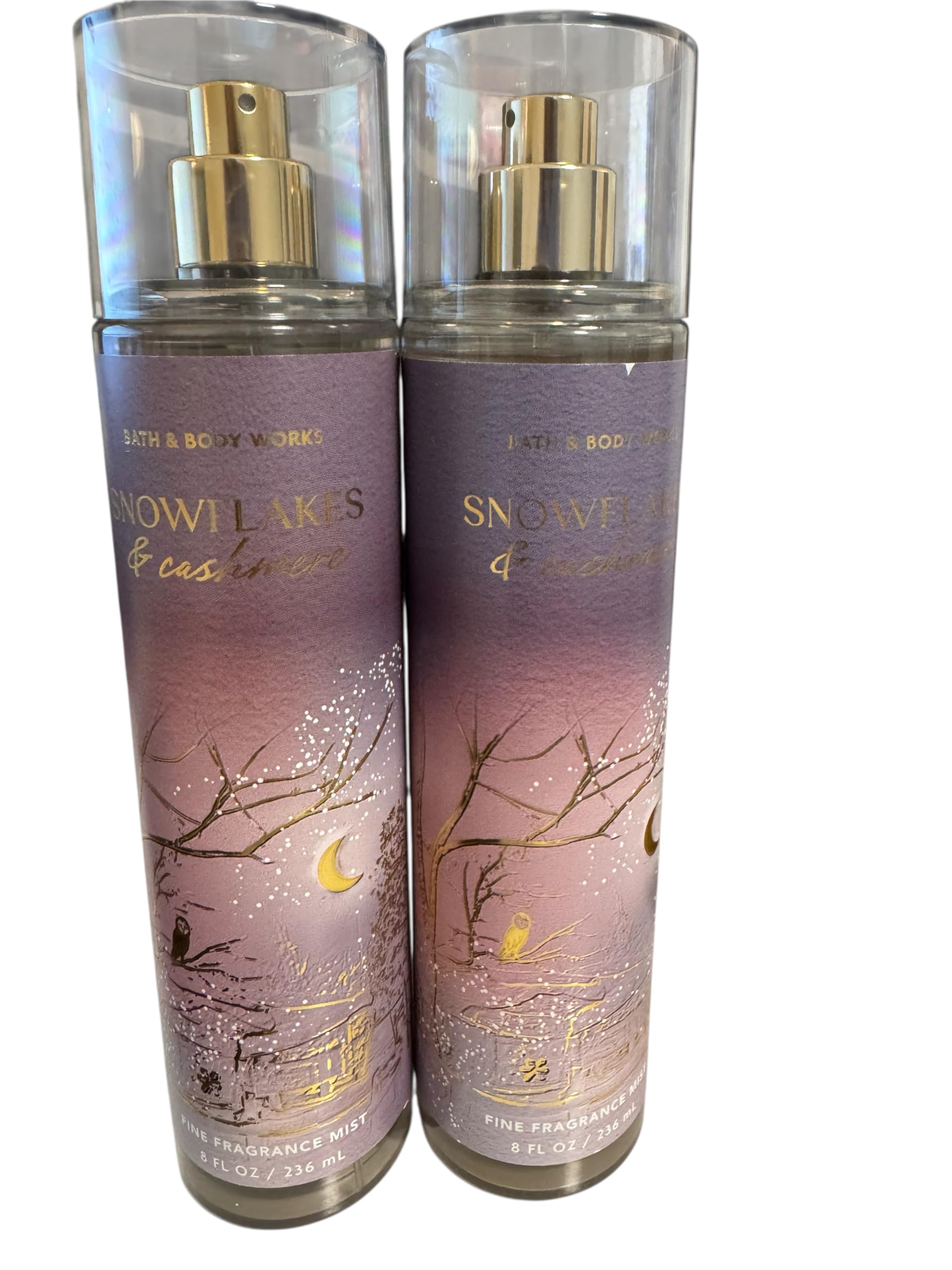 Bath & Body Works Snowflakes & Cashmere bottle pour offers a crisp, comforting aura for daily freshness.