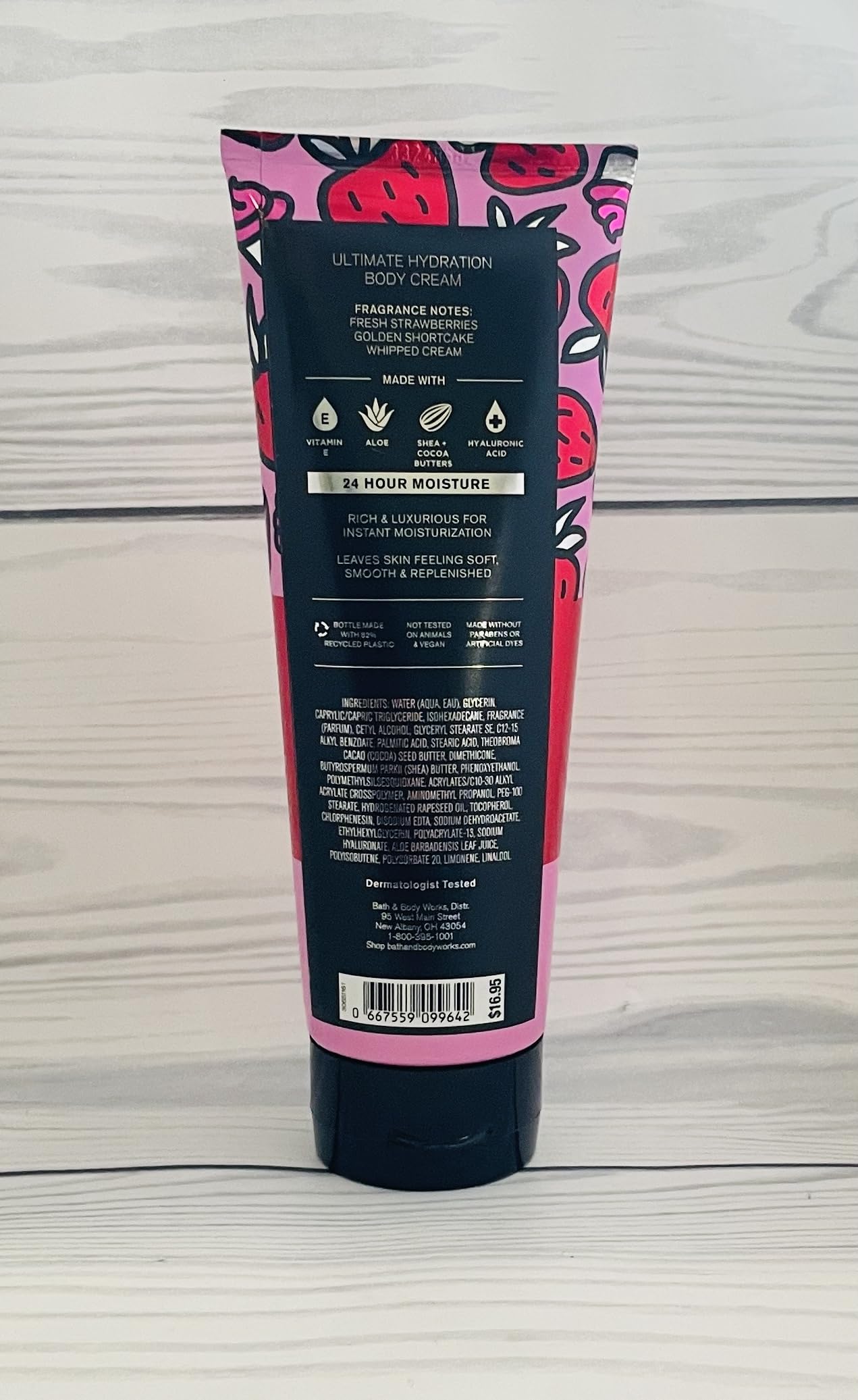 Bath and Body Works Strawberry Pound Cake Ultra Shea Cream pack back shows texture and fragrance.