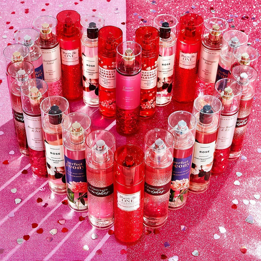 Bath & Body Works Velvet Sugar spray nozzle shows a fine mist for lightweight scent.