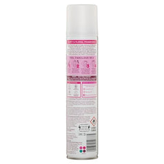 Batiste Dry Blush on hair demonstrates oil removal and revived texture.