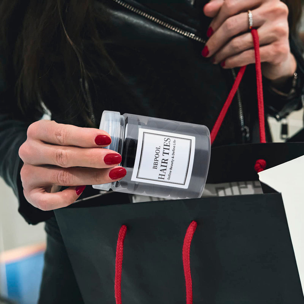 BBPOOL packaging and storage emphasizes reuse and travel-friendly container.