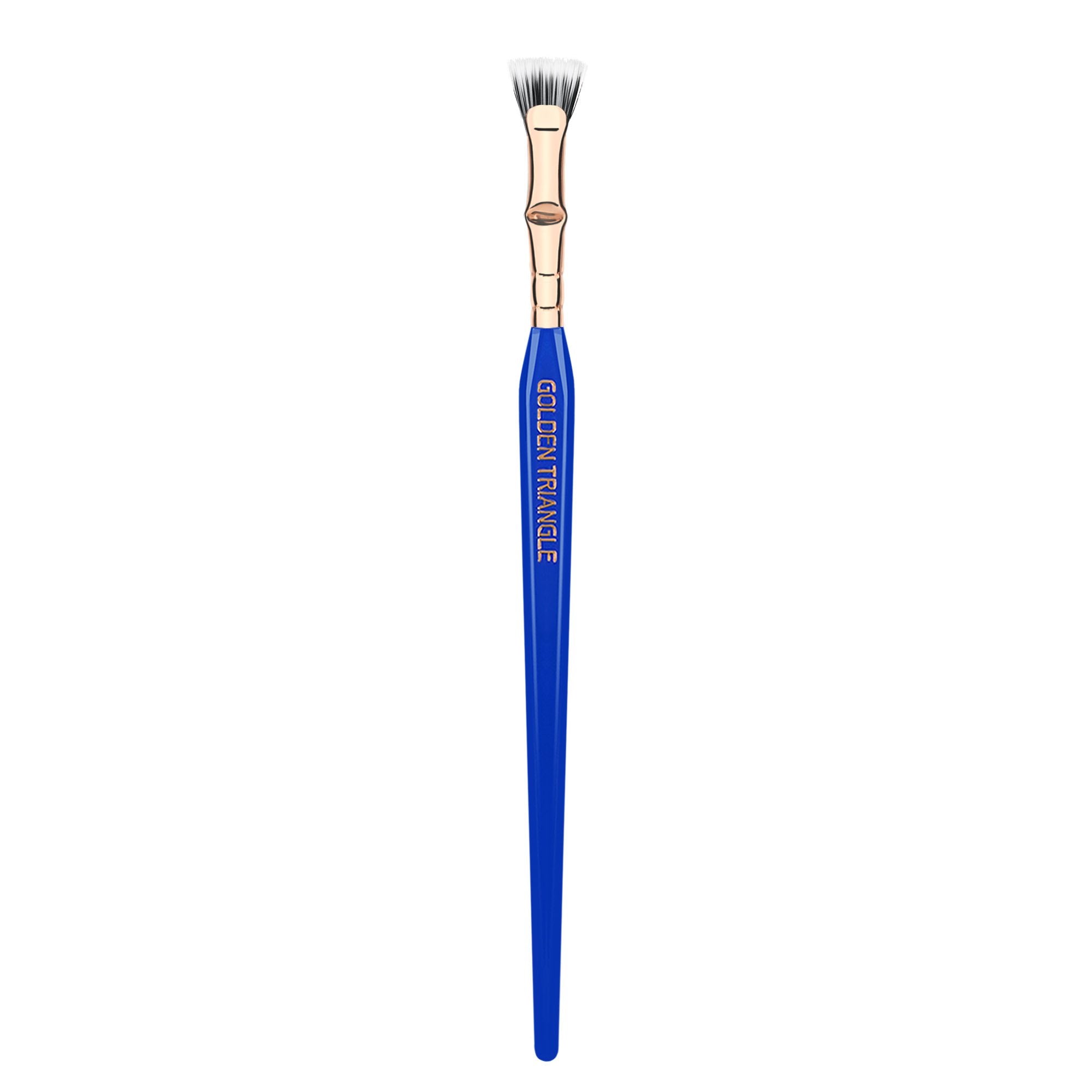 Bdellium Tools blue lacquer handle offers ergonomic grip for steady mascara application.