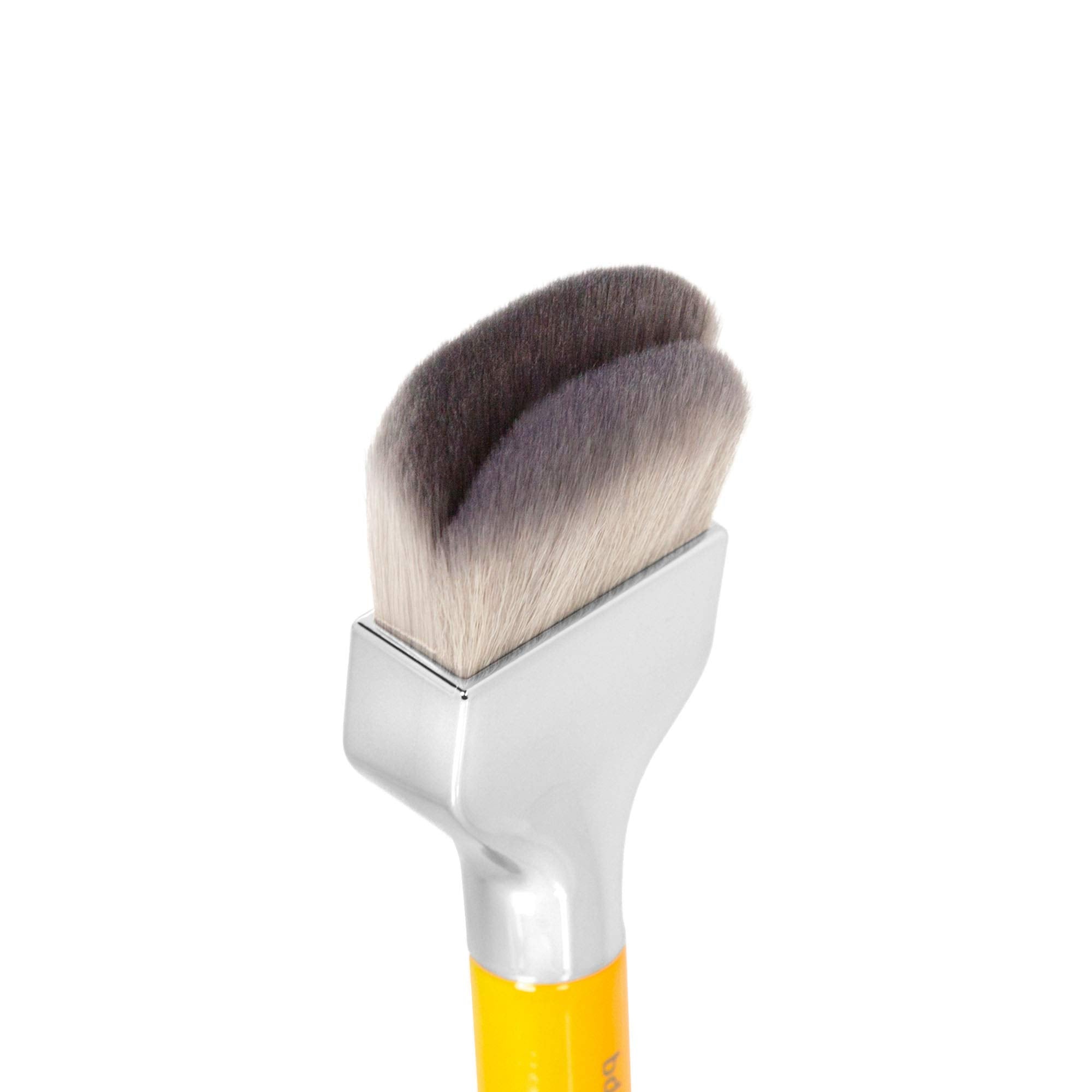 Bdellium Tools Studio Series 972 concealer blending achieves precise coverage