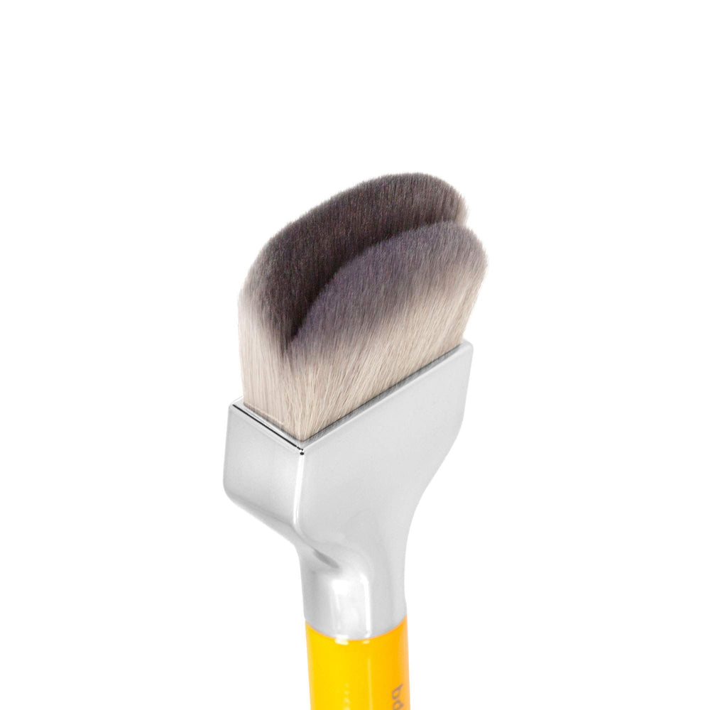 Bdellium Tools Studio Series 972 concealer blending achieves precise coverage