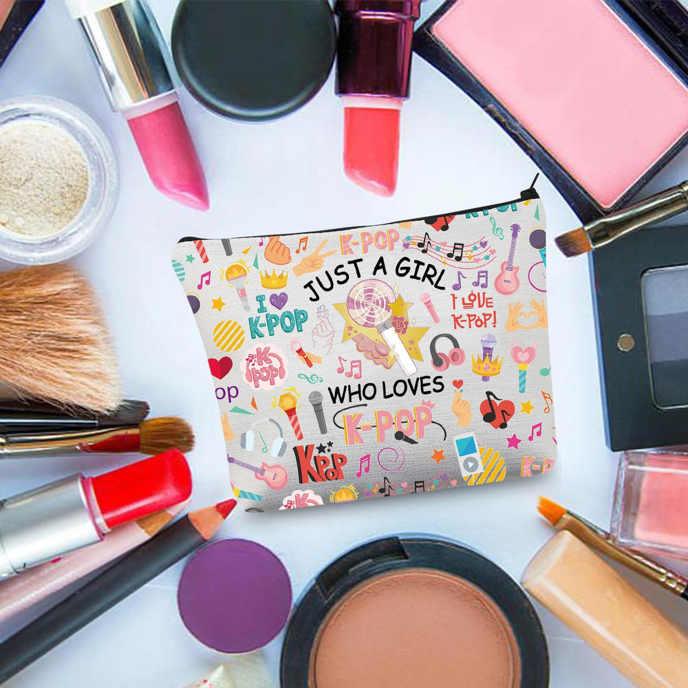 BDPWSS K-Pop makeup bag interior layout fits cosmetics and gadgets.