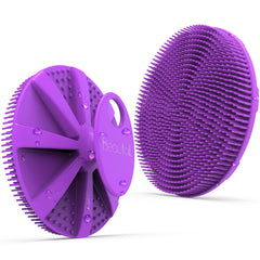 BEAUTAIL cepillo corporal de silicona en mano durante la ducha para exfoliación suave