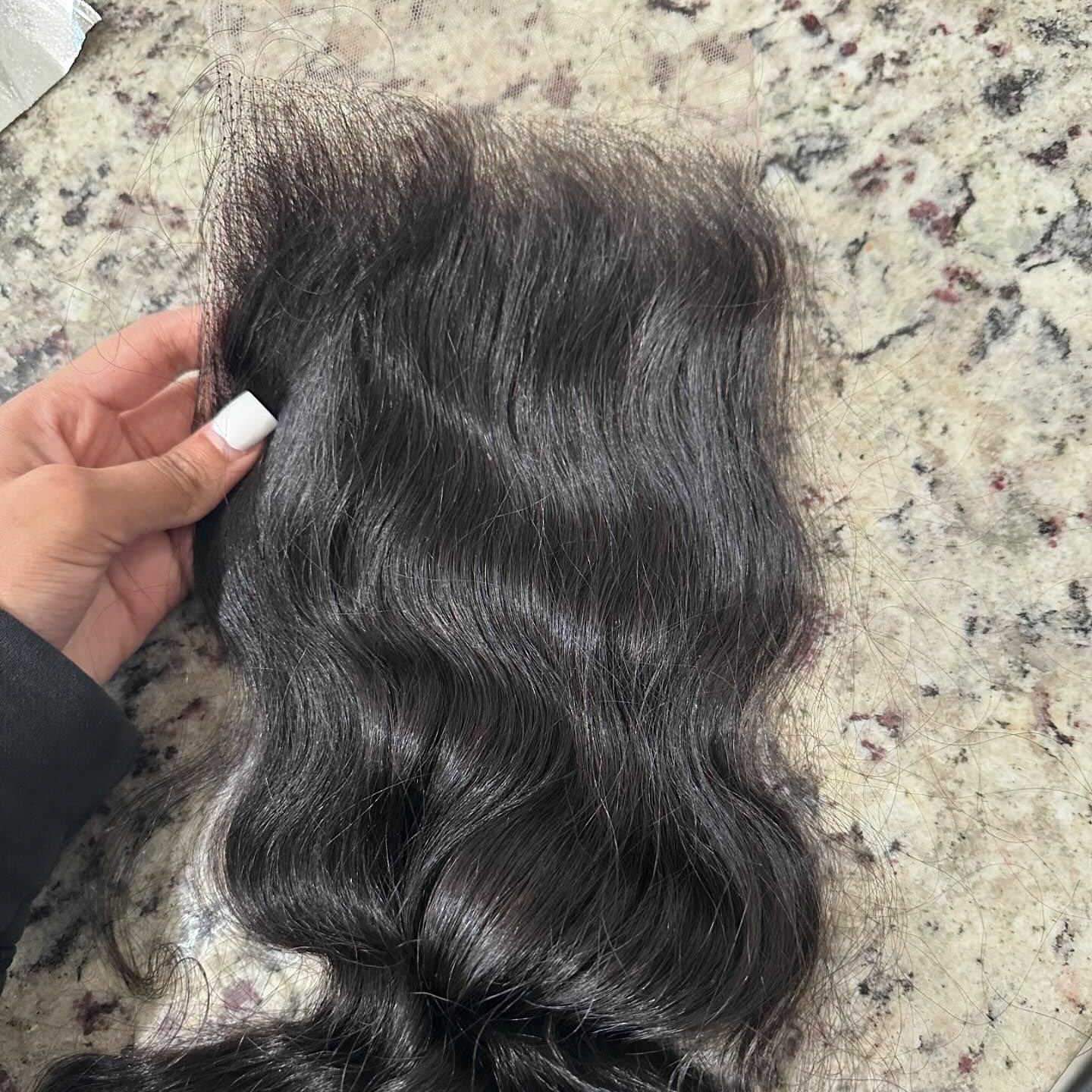 BEEOS 5x5 deep parting closeup shows versatile parting options