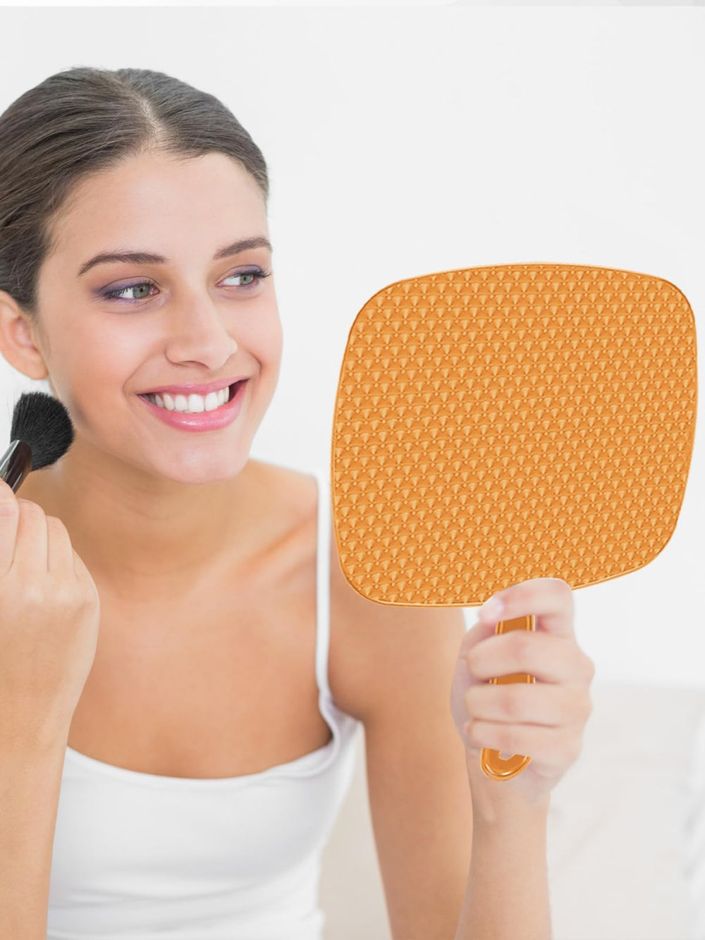 BEFUI orange side-view mirror provides wide-angle sightlines for comprehensive grooming.