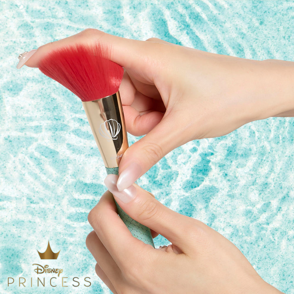 Belle Maison Ariel eyeshadow brush blends colors smoothly for seamless eye looks.