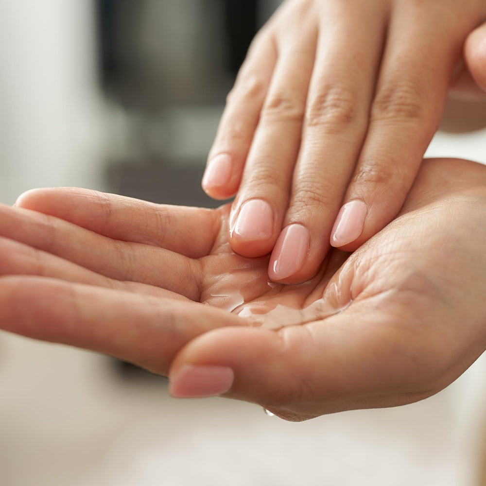 Belli label confirms OB-GYN and dermatologist recommendations for maternity skincare.