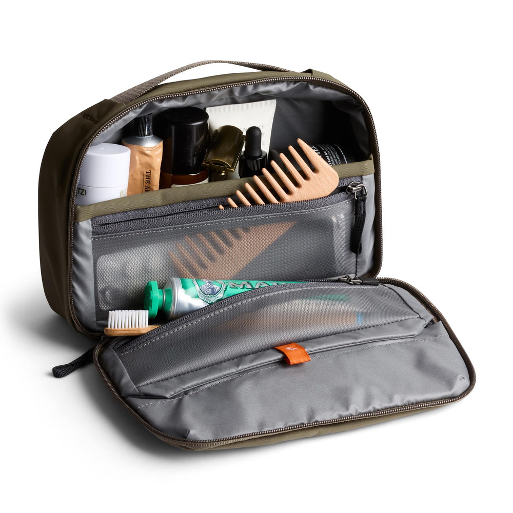 Bellroy Hanging Toiletry Kit SeaKelp clamshell opening for easy access to contents.
