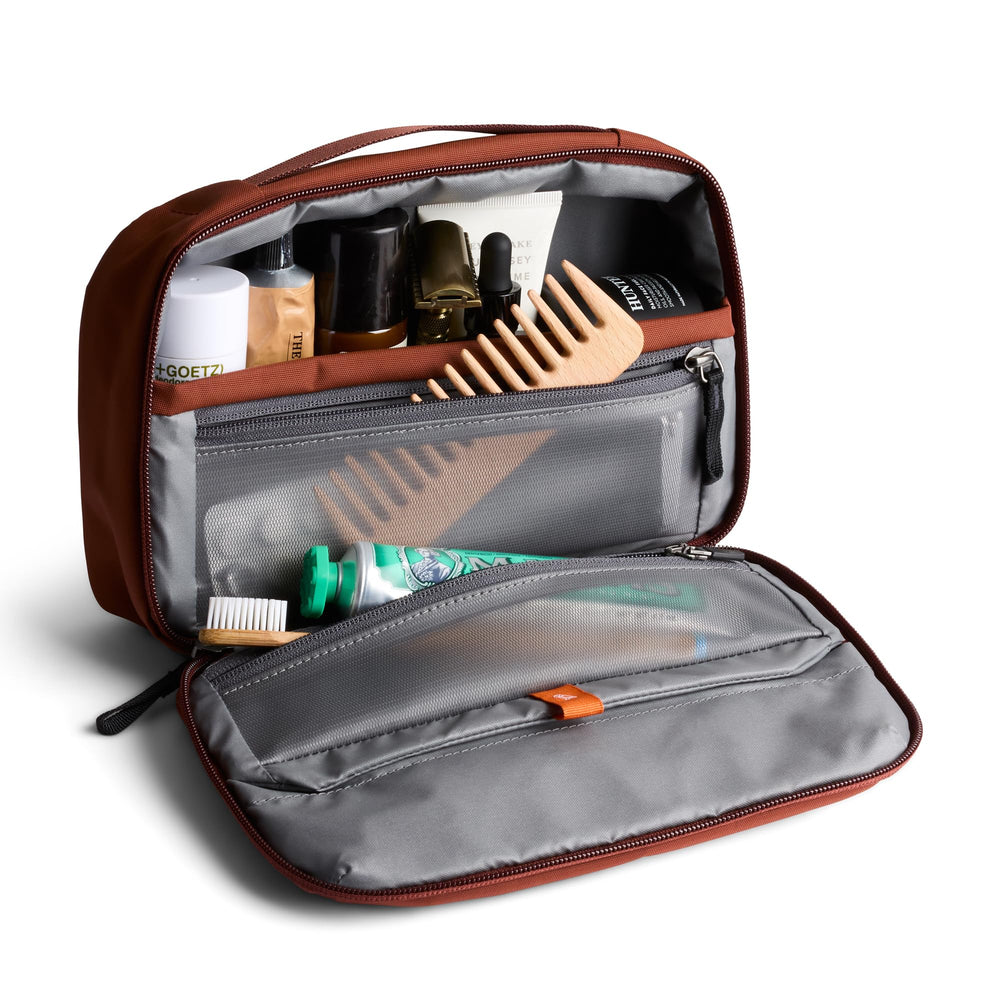 Bellroy Hanging Toiletry Kit shelf pocket organizes large items