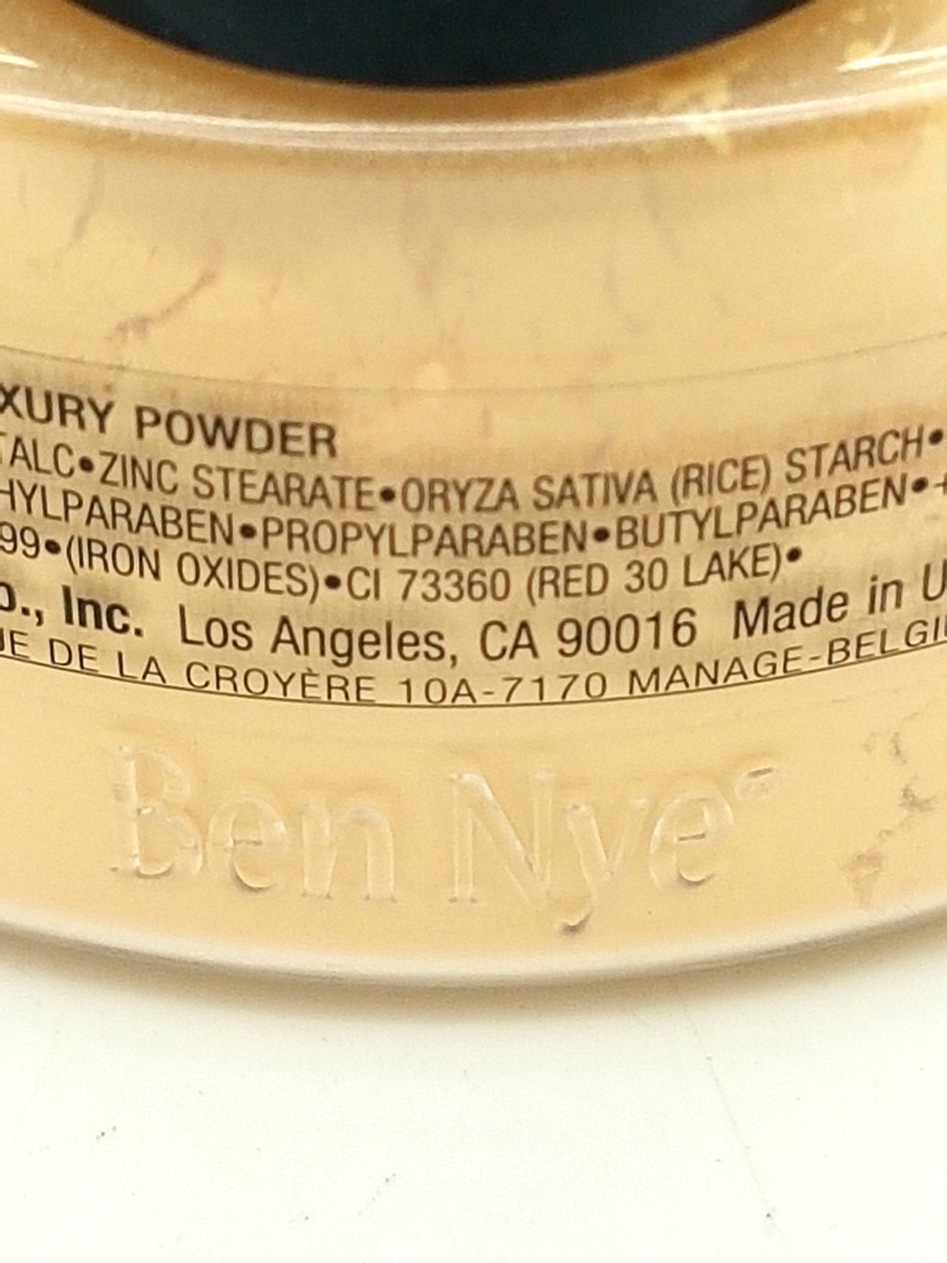 Ben Nye Luxury Powders Banana 1.5oz on-skin texture demonstrating natural, fade-resistant wear