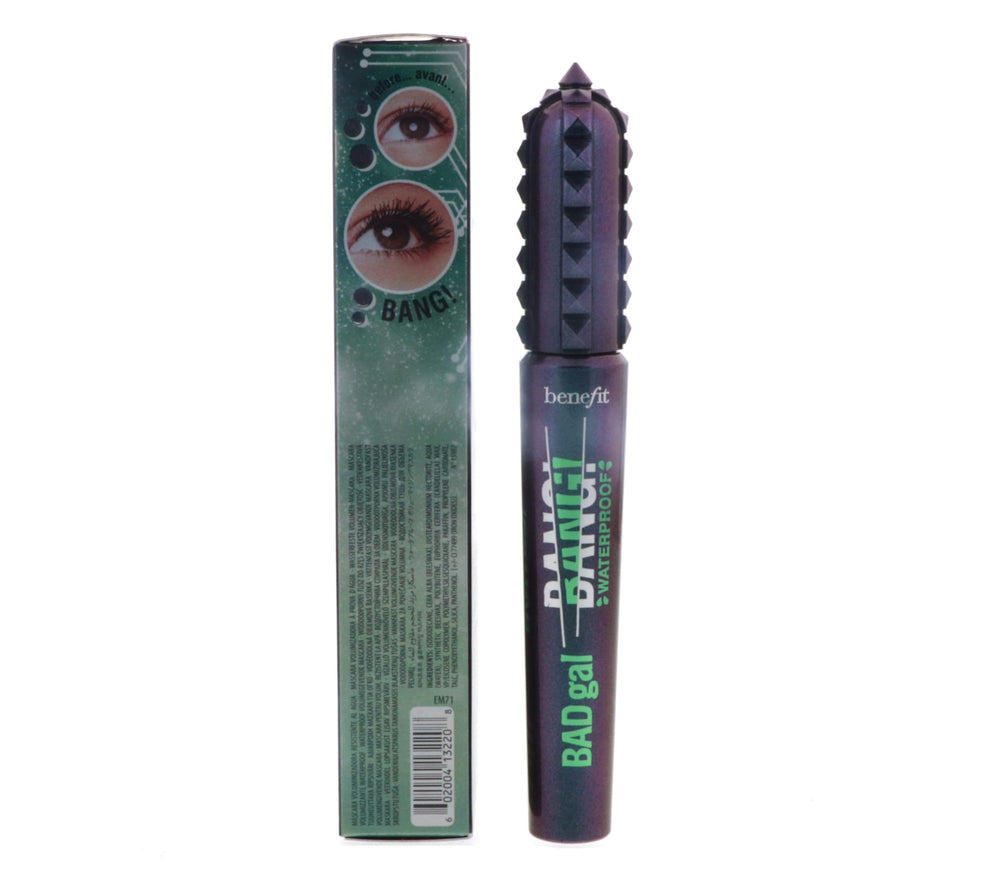Benefit BadGal Bang Waterproof mascara wand close-up shows precise bristles for lift and definition.
