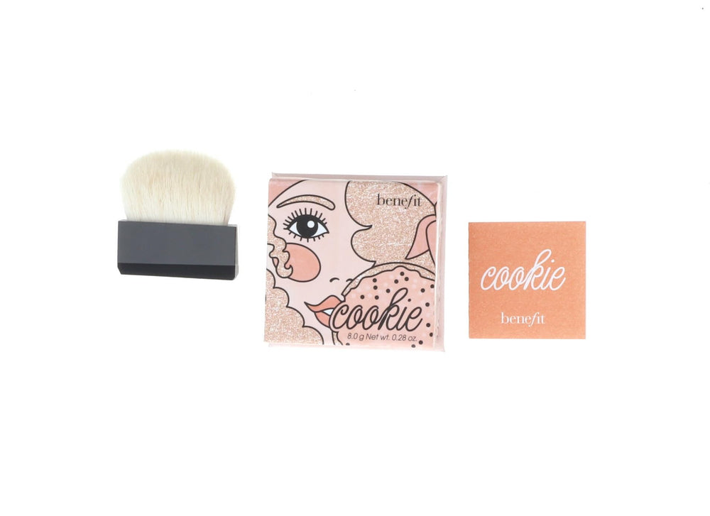 Benefit Cookie Powder Highlighter 8g compact glow for everyday radiance.