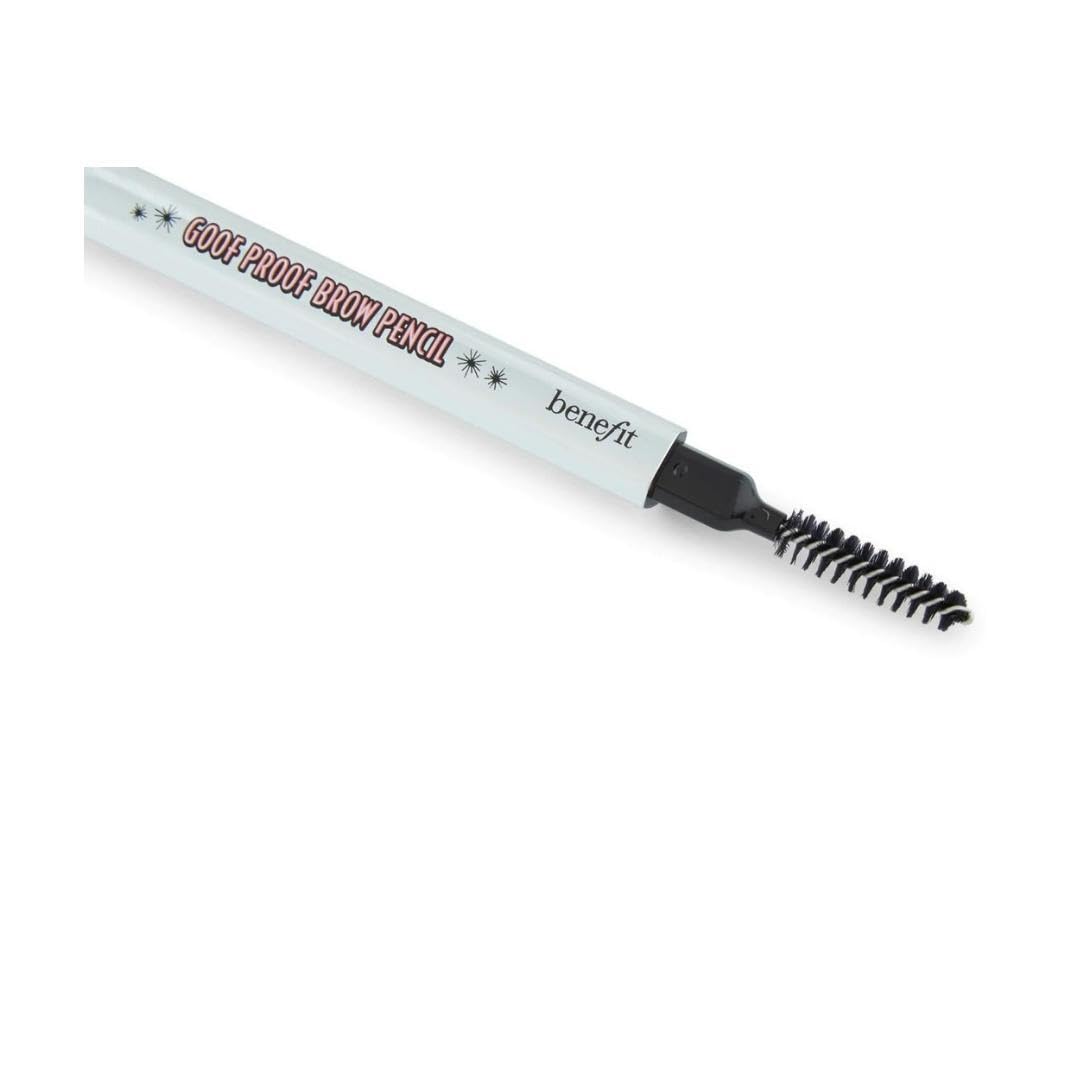 Benefit Goof Proof Brow Pencil muestra el tono rubio neutro para cejas claras.