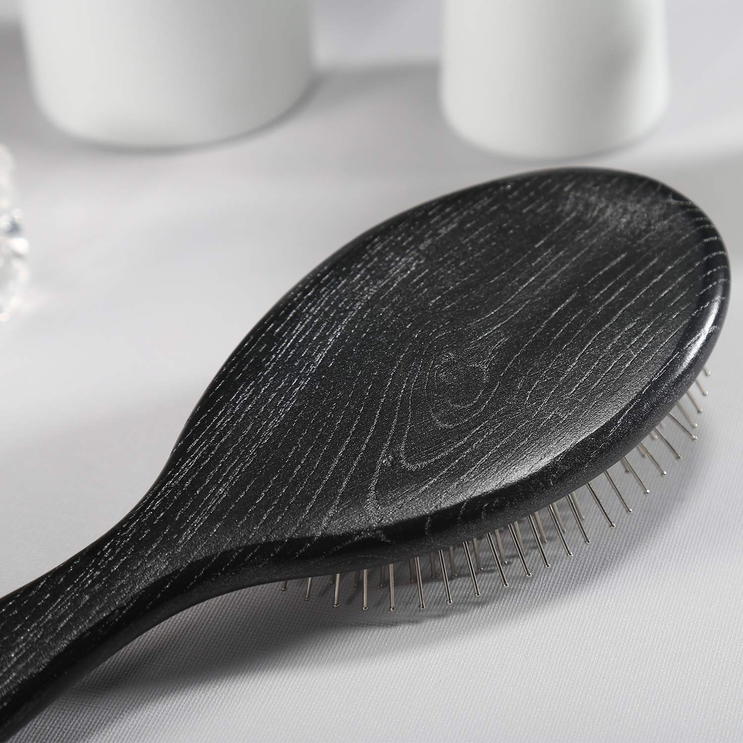 BESTOOL flexible cushion reduces pulling during detangling and massage
