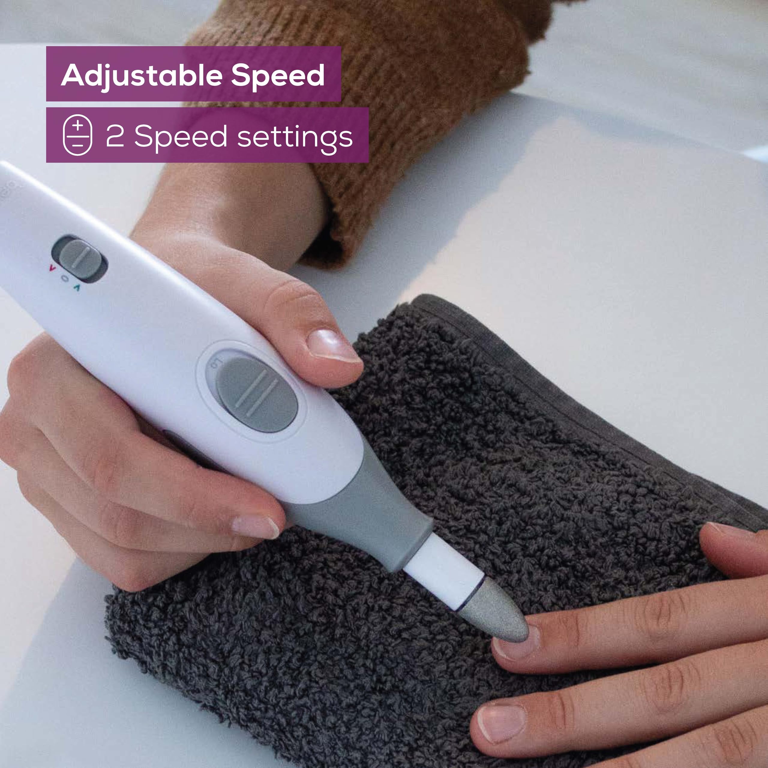 Beurer MP32 storage case keeps the manicure kit organized for travel.