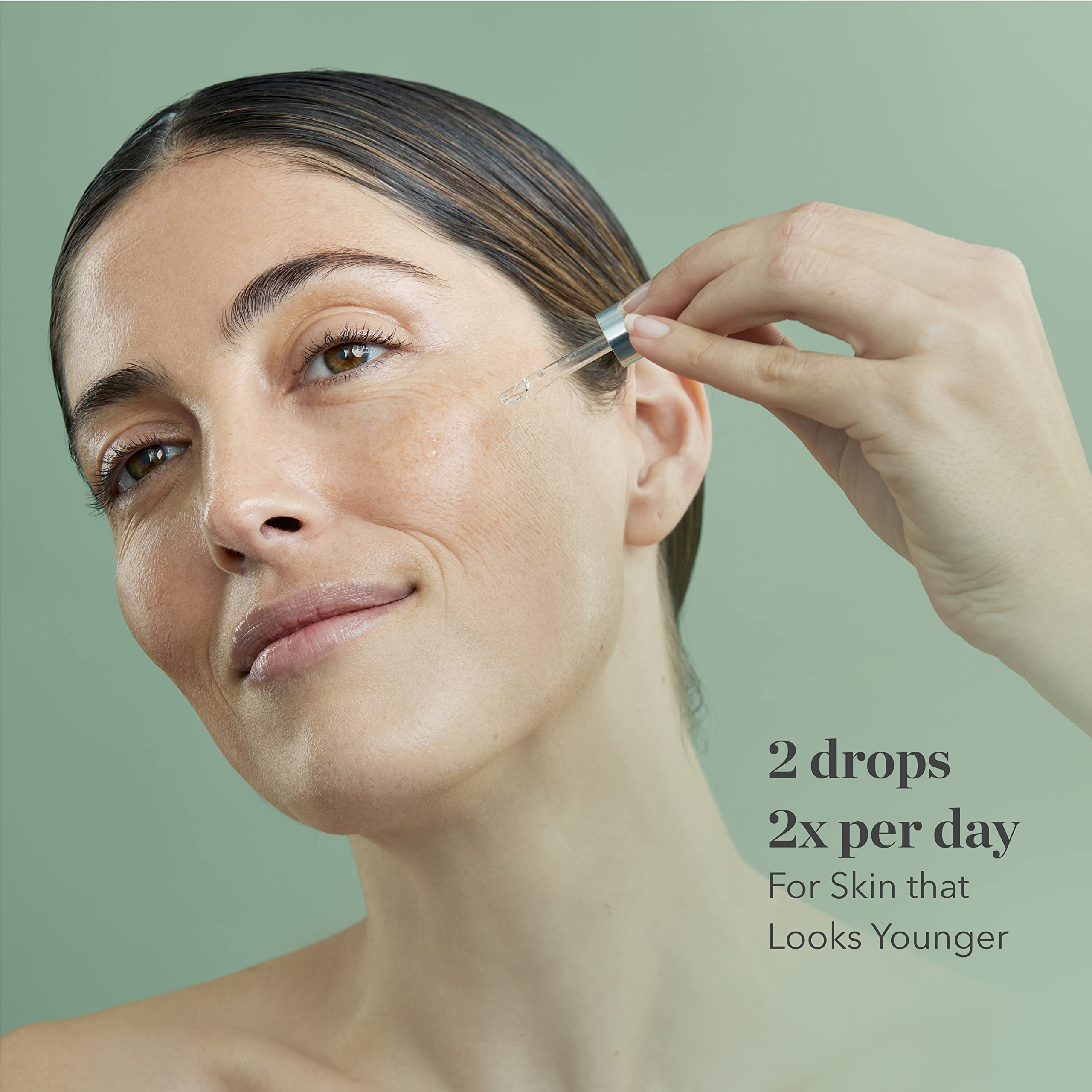 Bioeffect Face and neck firming glow in use