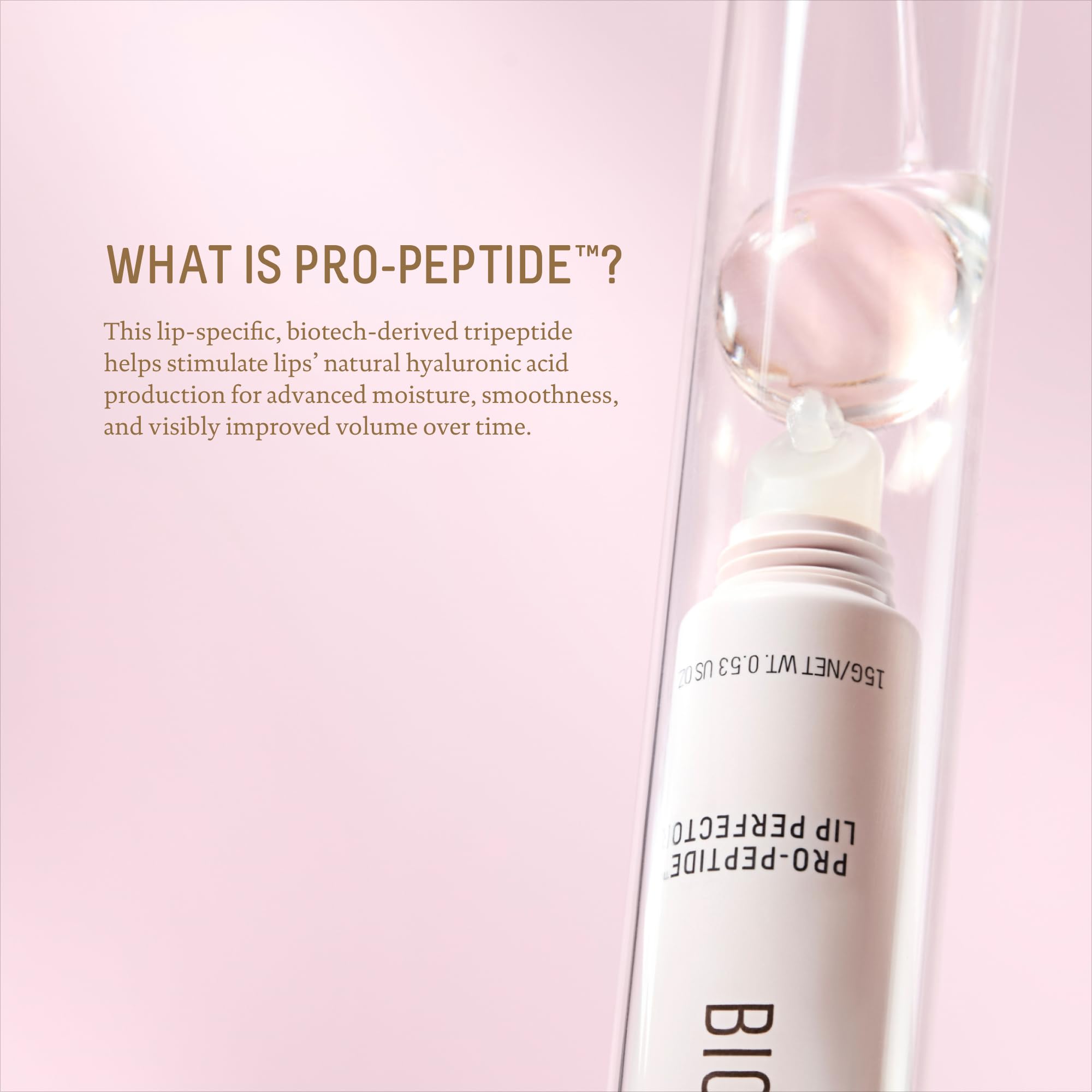 Biossance Labial Perfector con squalane para reparación suave.
